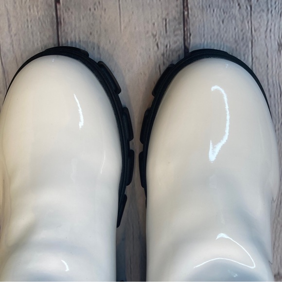 Circus by Sam Edelman Darielle Bootie in
White Patent, 9.5M - Picture 7 of 15